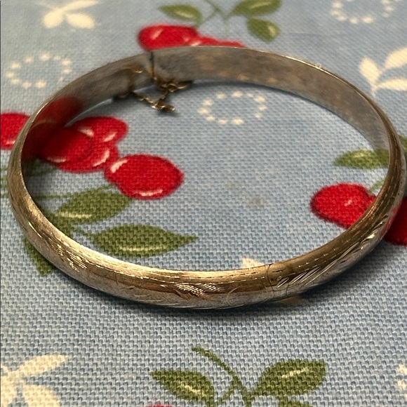 Vintage925 Silver Bangle Bracelet - Picture 10 of 11